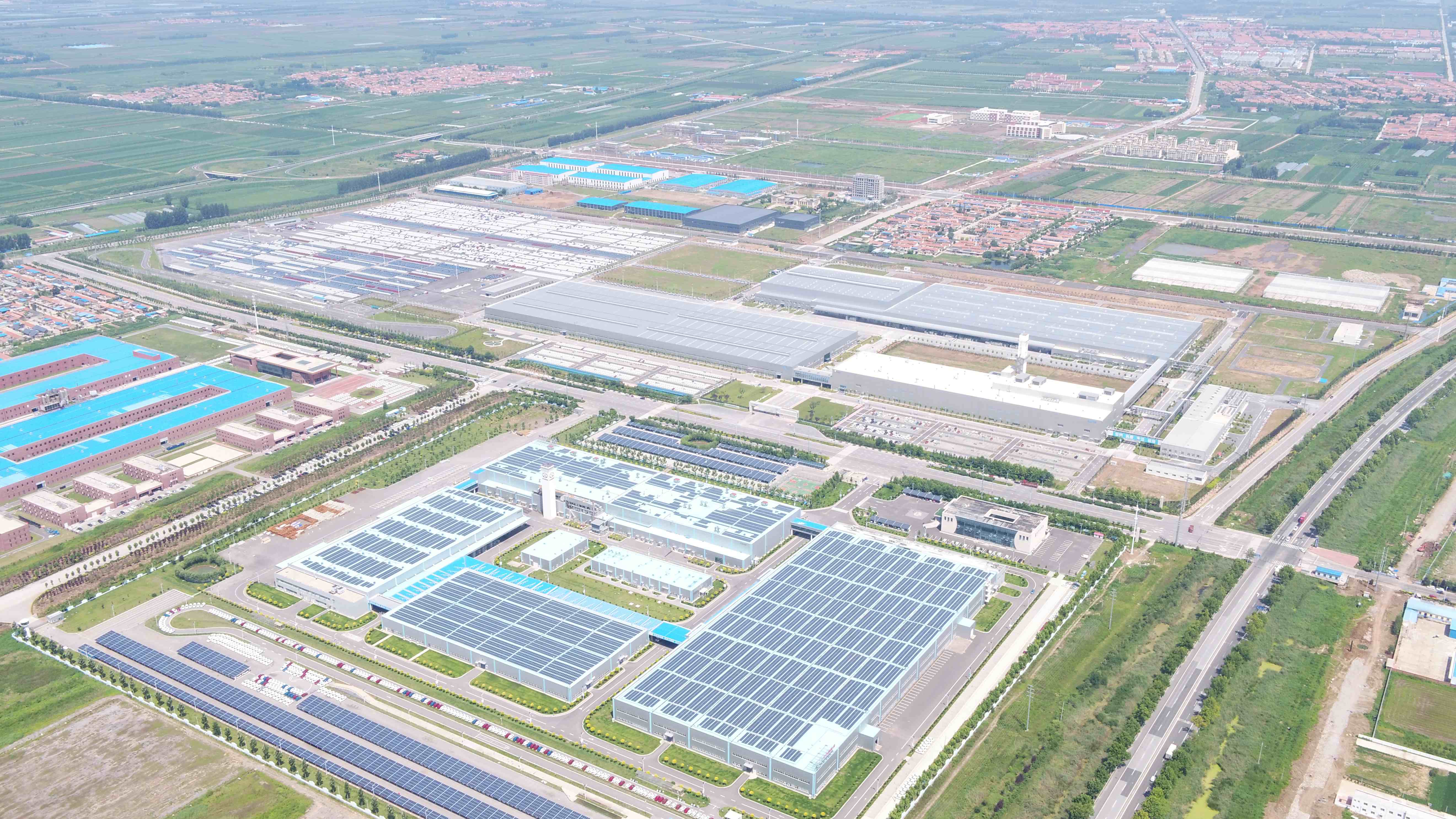 暗网
莱西平度公司北汽新能源汽车莱西生产基地二期项目实景图1_compressed