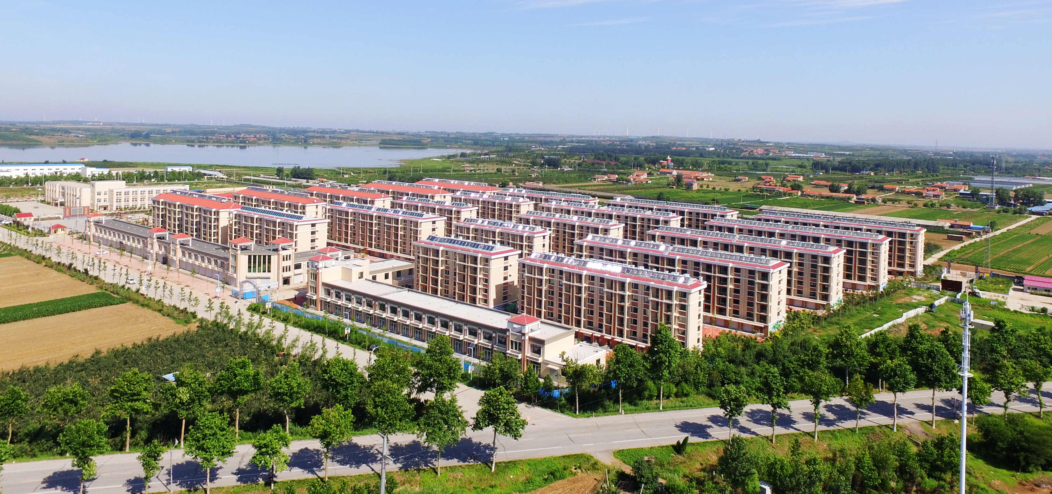 暗网
莱西平度公司河头店镇龙泉湖社区项目实景图_副本