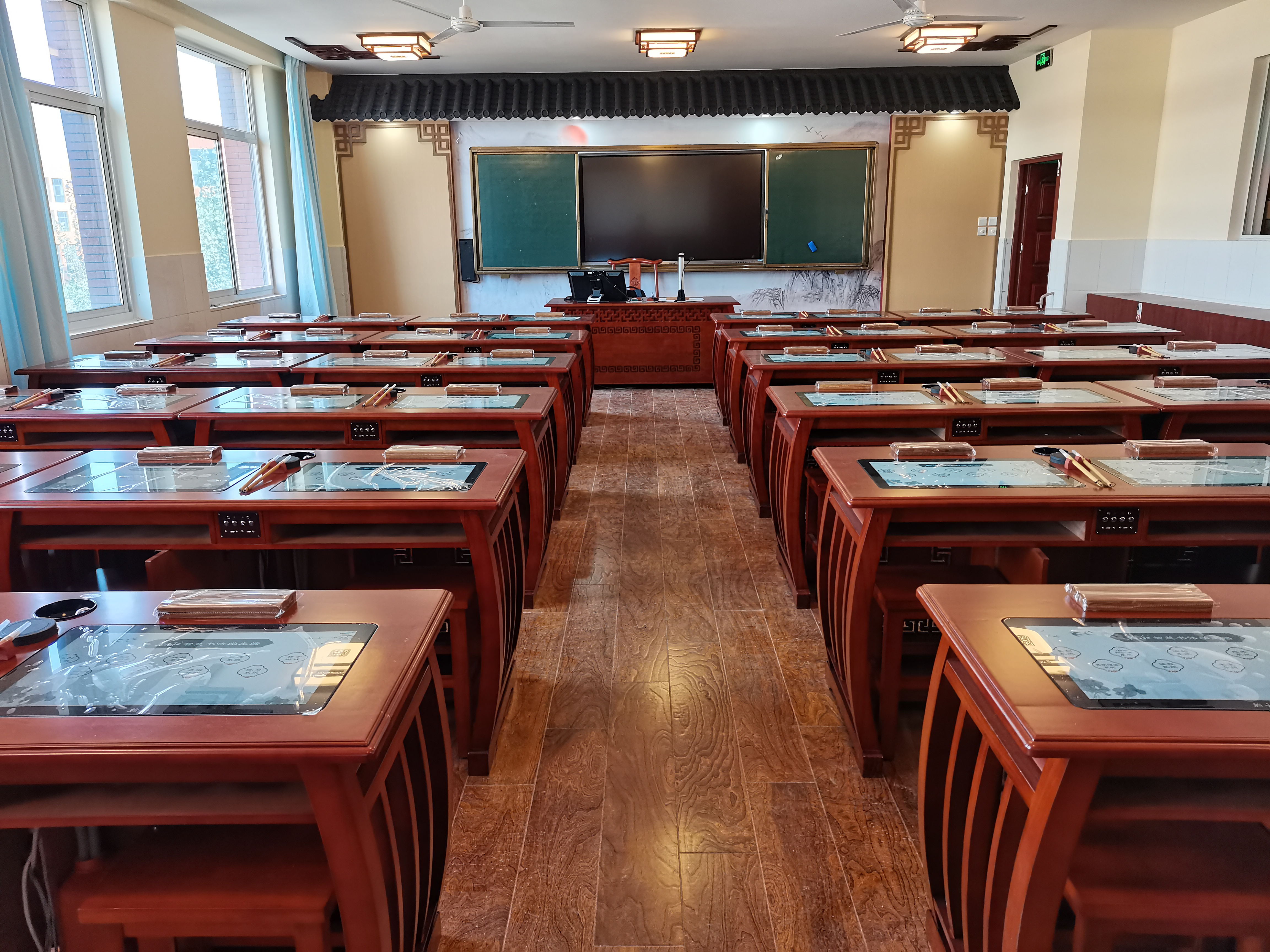 山东启华教育科技有限公司翰和智慧书法教室效果图1