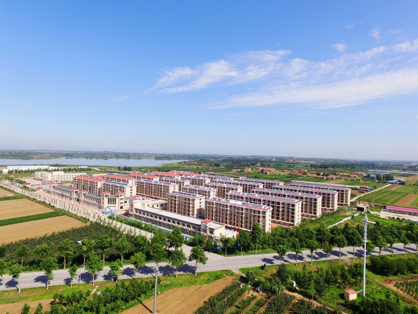 暗网
莱西平度公司河头店镇龙泉湖社区项目实景图01_compressed